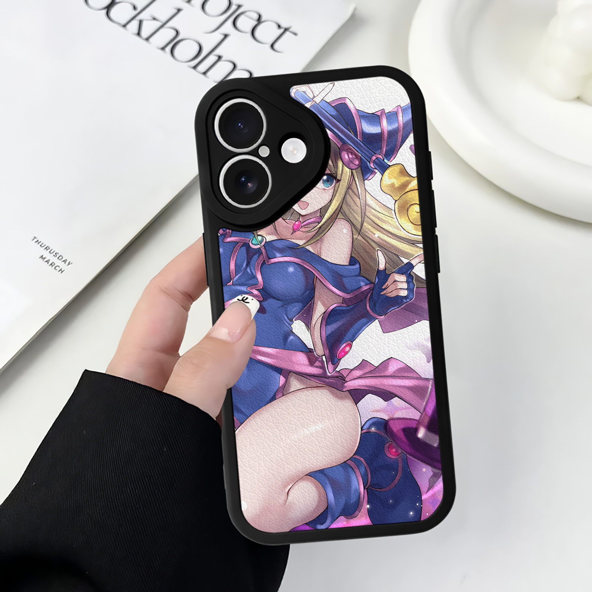 （画像用） 遊☆戯☆王 Yu-Gi-Oh! 【iPhone 16シリーズ対応】シリコンスマホケース（レザー調） 材質：シリコン